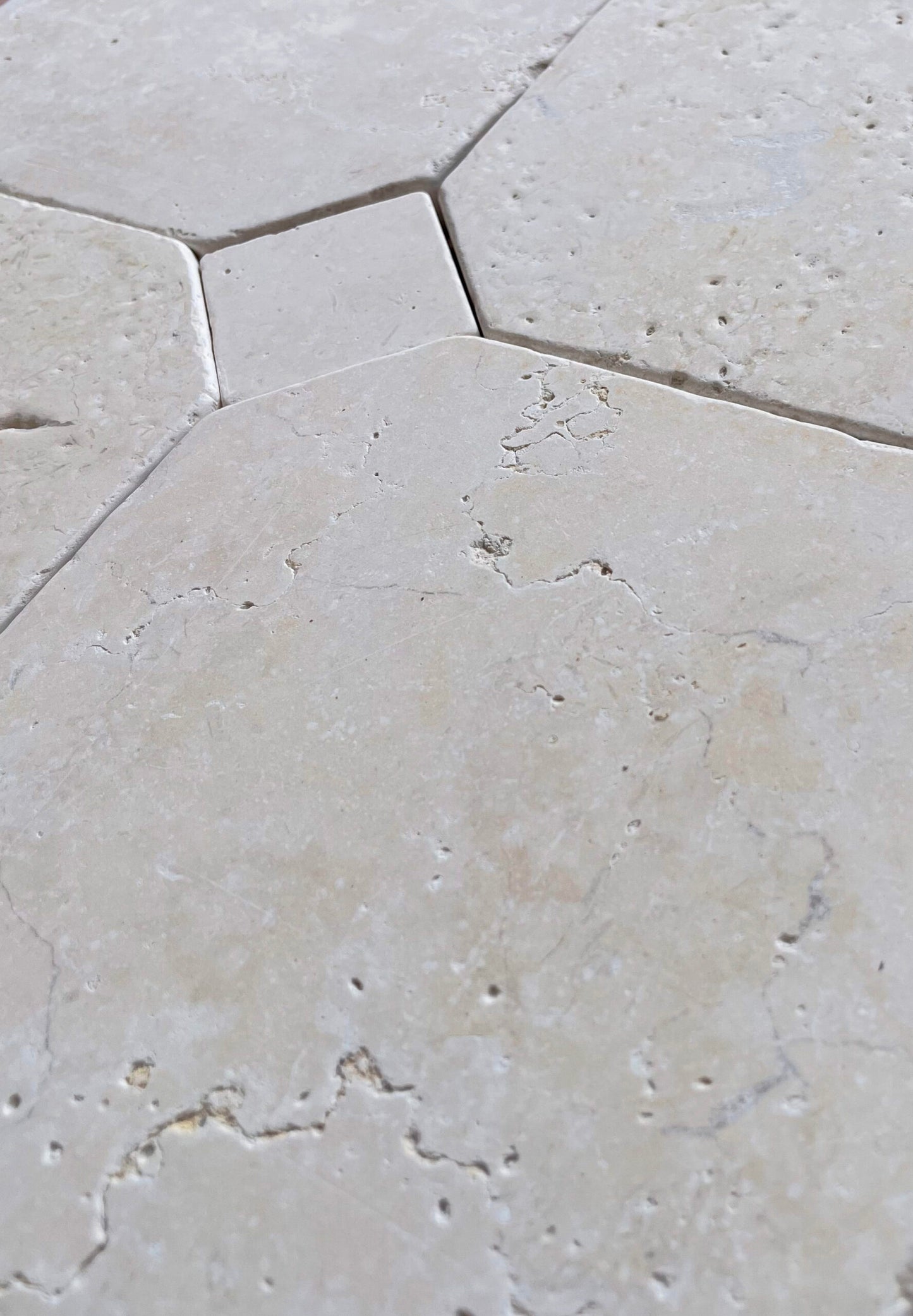 Octagon w/Dot Ariana Cream 305x305mm